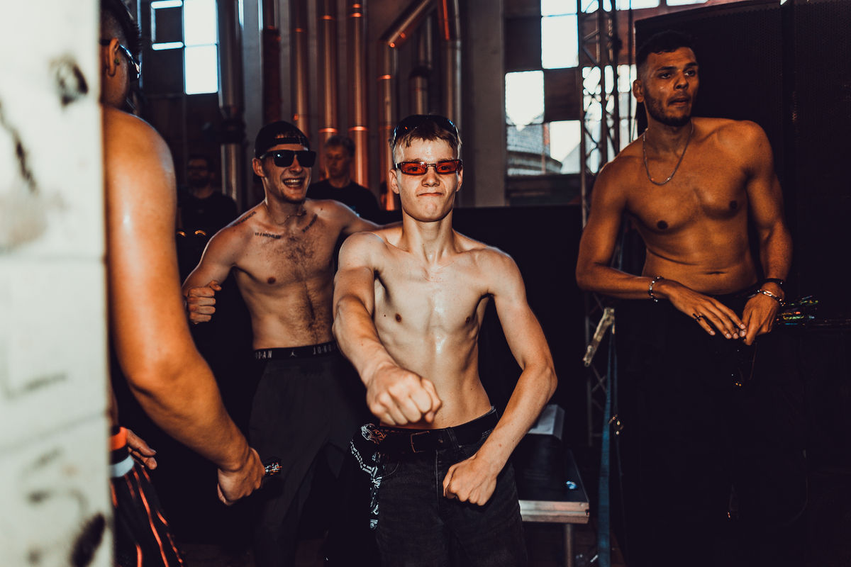 Loading... just a sec